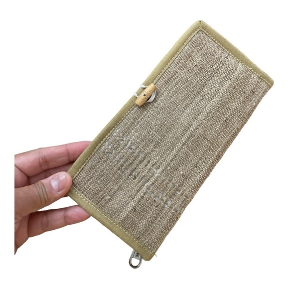 Hemp wallet 2 Fold with 4 compartments and credit card slots - Picture 1 of 5